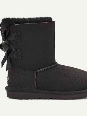 GENUINE SUPER CUTE UGGS BAILEY BOW SHORT BOOTS SIZE 7